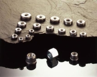 ROUND NUTS
