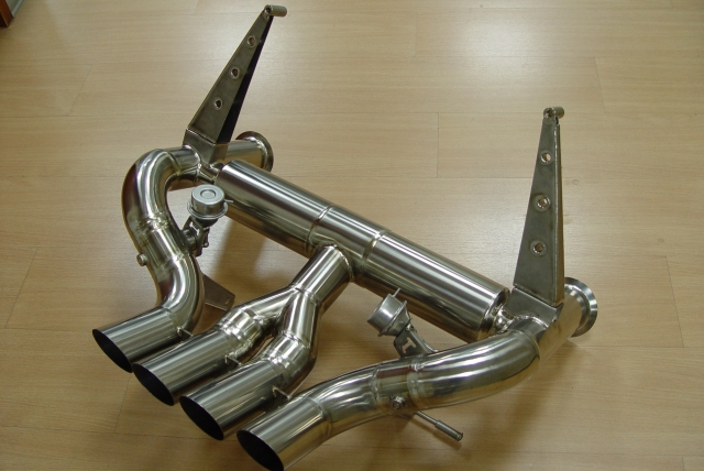LP-700 Exhaust system