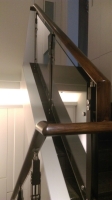 木質不鏽鋼玻璃立柱樓梯扶手