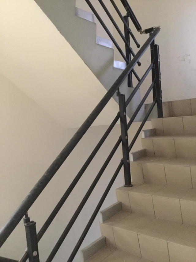 鋁合金烤漆穿管樓梯扶手