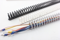 Strip type wire groove