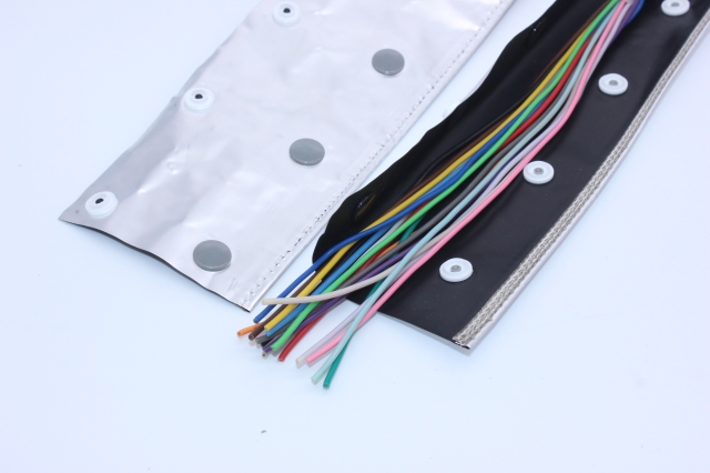 Magnetic wave shielding PVC snap-end cable ties