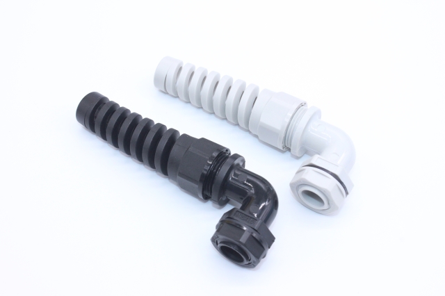 90 degrees twist-resistant cable fixing head