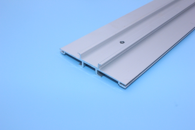 Distribution mounting board