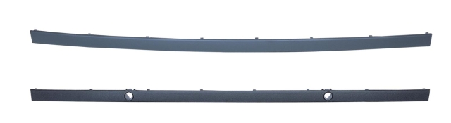 R.BUMPER STRIP CENTER W/O SENSOR HOLE & W/O MLDG HOLE E39 00-01