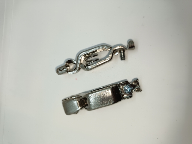 Battery clip Battery clip