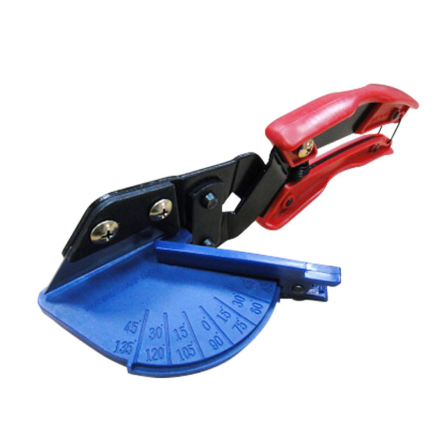 Utility Cutter with Scale