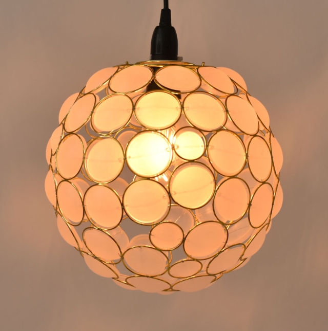 Polished brass and frosted PS beads pendant Polished brass and frosted PS beads pendant