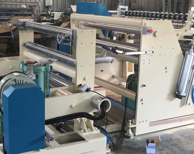 Slitter rewinder Slitter rewinder