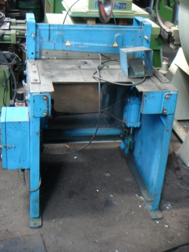 Shearing machine (with 2'x2' worktable)