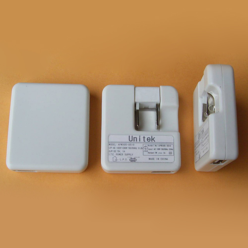 充电器(音乐播放装置及携带电话用充电器)