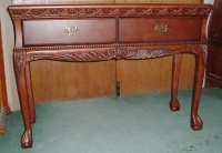 CONSOLE TABLE