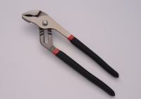 Groove joint plier
