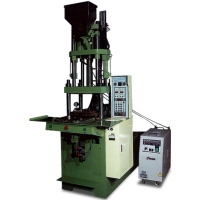 Vertical Type Plastic Injection Molding Machine