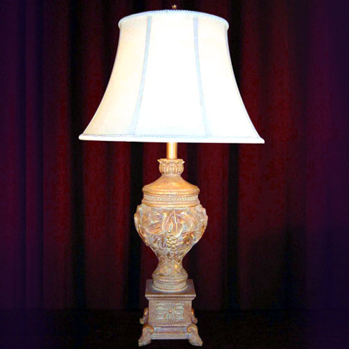 GRAPE TABLE LAMP