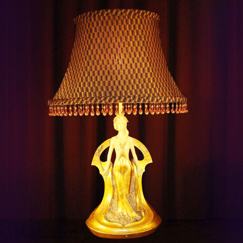 FLORAL TRIBUTE TABLE LAMP