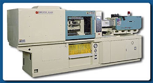 Plastic (toggle outward) Injection Molding Machine