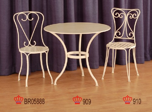 Cast-aluminum garden Table & Chair Cast-aluminum garden Table & Chair