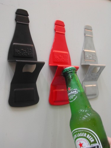 MAG. BOTTLE-SHAPED OPENER MAG. BOTTLE-SHAPED OPENER