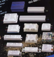 Digital Electronic Ballasts for HID Lamps